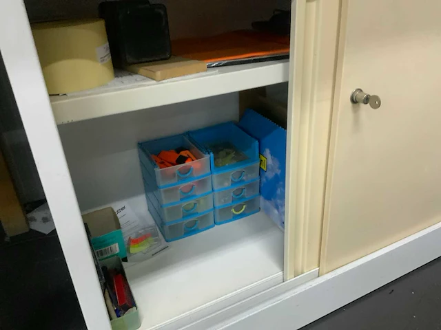 Werkplaatsbureau (2x) - afbeelding 4 van  7