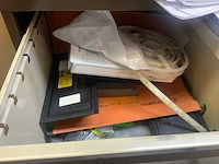 Werkplaatsmeubilair met inhoud - afbeelding 3 van  15