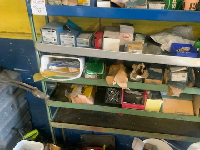 Werkplaatsrek met inhoud - afbeelding 6 van  9