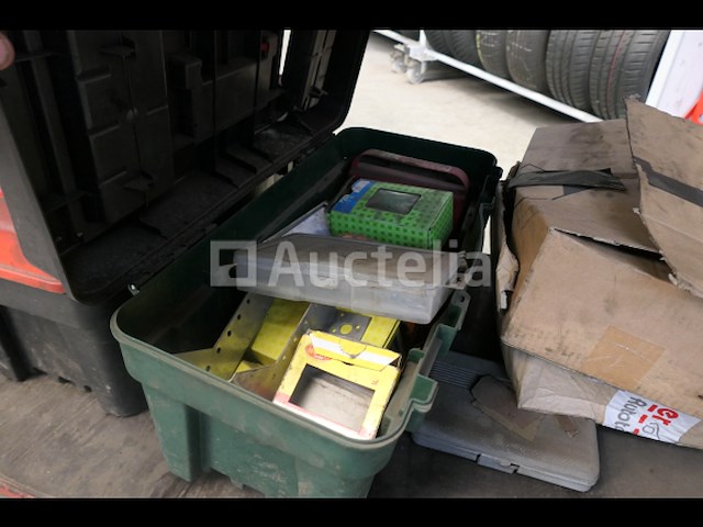 Werkplaatswagen 2 planken en de inhoud - afbeelding 4 van  6