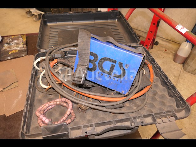 Werkplaatswagen 2 planken en de inhoud - afbeelding 6 van  6