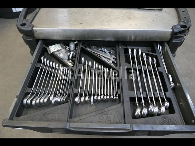 Werkplaatswagen en de inhoud van het gereedschap - afbeelding 7 van  11