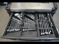 Werkplaatswagen en de inhoud van het gereedschap - afbeelding 7 van  11