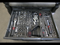 Werkplaatswagen en de inhoud van het gereedschap - afbeelding 8 van  11