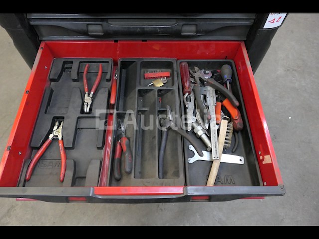 Werkplaatswagen en de inhoud van het gereedschap - afbeelding 10 van  11