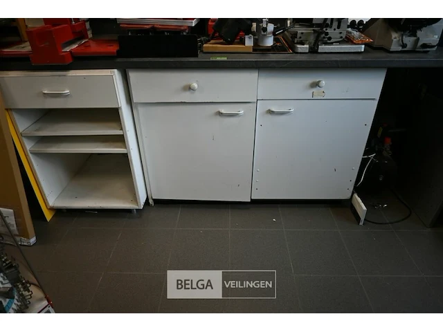 Werktablet met onderkasten - afbeelding 1 van  1