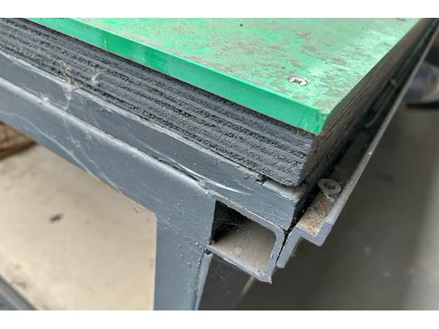Werktafel, 8 rollen stof - afbeelding 2 van  5