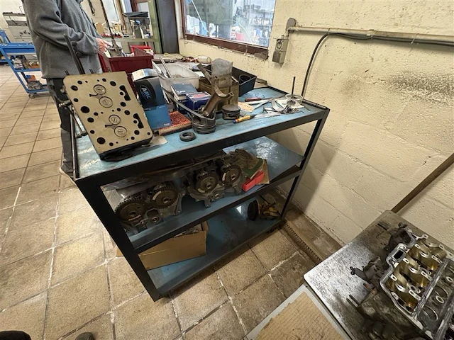 Werktafel en kar - afbeelding 2 van  14
