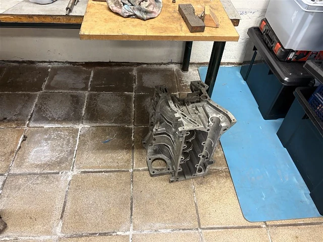 Werktafel en kar - afbeelding 9 van  14