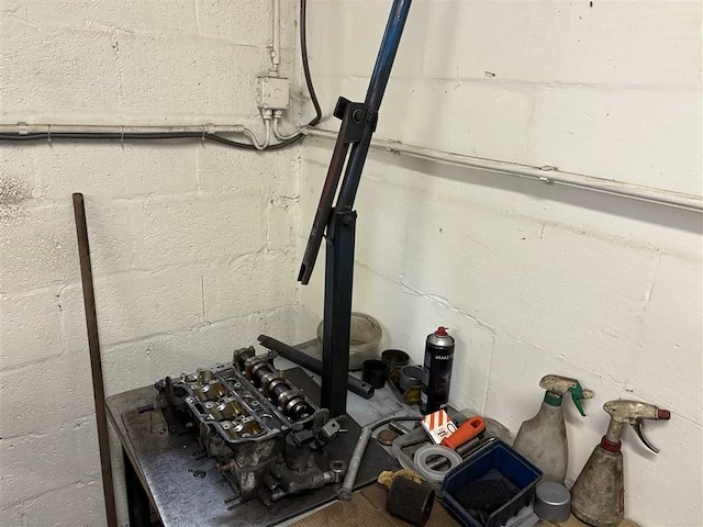 Werktafel en kar - afbeelding 13 van  14
