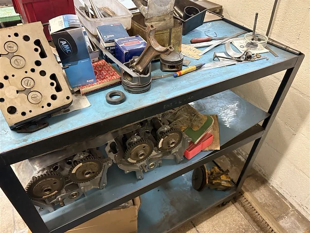 Werktafel en kar - afbeelding 14 van  14