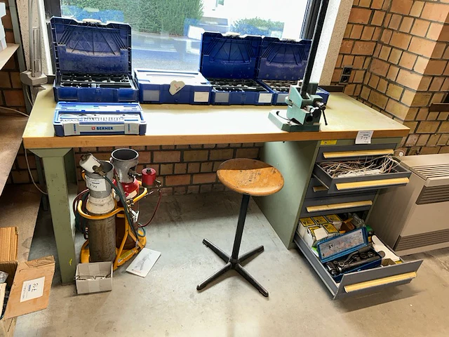 Werktafel + kruk - afbeelding 1 van  7