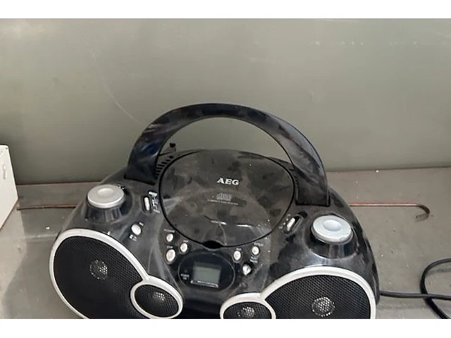 Werktafel met 2 vastzetschroeven, radio - afbeelding 2 van  11