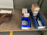 Werktafel met 2 vastzetschroeven, radio - afbeelding 3 van  11
