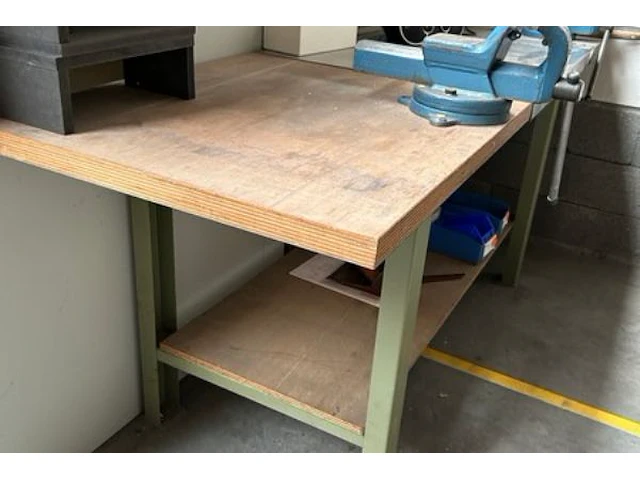 Werktafel met 2 vastzetschroeven, radio - afbeelding 4 van  11