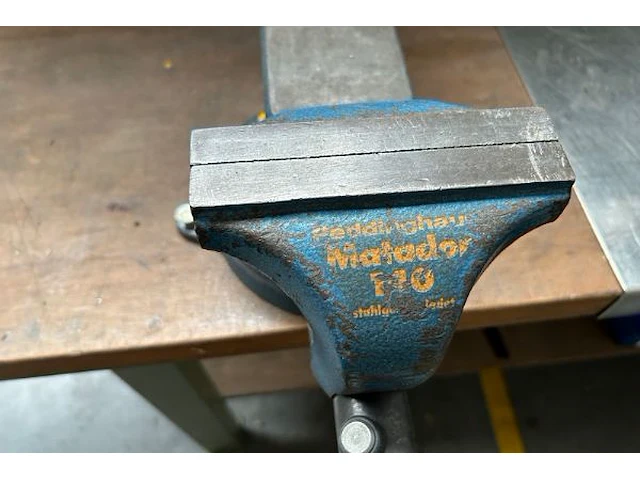 Werktafel met 2 vastzetschroeven, radio - afbeelding 8 van  11
