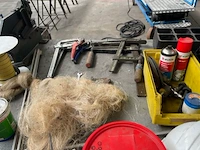 Werktafel met inhoud - afbeelding 6 van  8