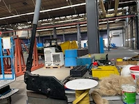 Werktafel met inhoud - afbeelding 8 van  8
