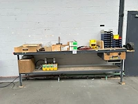 Werktafel met inhoud - afbeelding 1 van  10