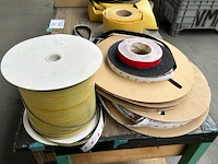 Werktafel met inhoud - afbeelding 3 van  6