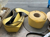Werktafel met inhoud - afbeelding 4 van  6