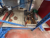 Werktafel met inhoud - afbeelding 3 van  16