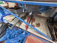Werktafel met inhoud - afbeelding 4 van  16