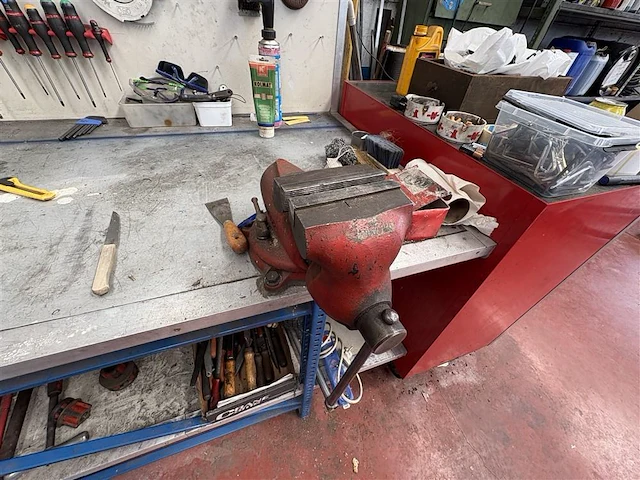 Werktafel met inhoud - afbeelding 5 van  16