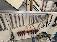 Werktafel met inhoud - afbeelding 12 van  16
