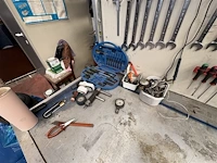 Werktafel met inhoud - afbeelding 14 van  16