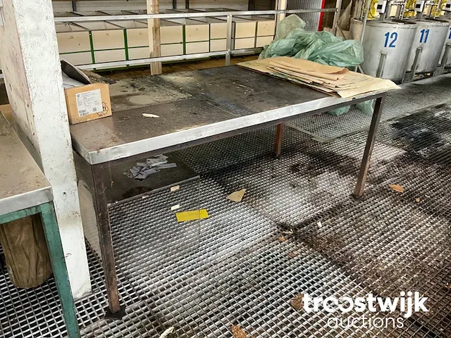 Werktafel met rvs blad - afbeelding 3 van  3