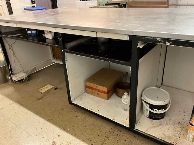 Werktafel met rvs werkblad - afbeelding 5 van  7