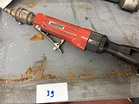 Werktafel met trekker en persluchtgereedschap - afbeelding 4 van  7