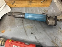 Werktafel met trekker en persluchtgereedschap - afbeelding 5 van  7