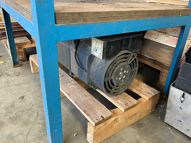 Werktafel met zwaar metalen werkelement - afbeelding 8 van  8