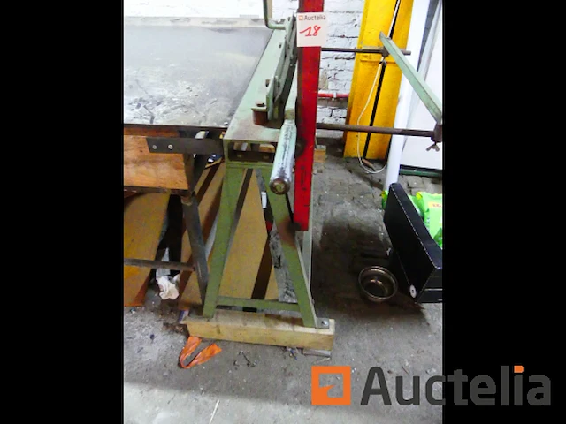 Werktafel, zinken scharen en vouwmachine - afbeelding 8 van  10