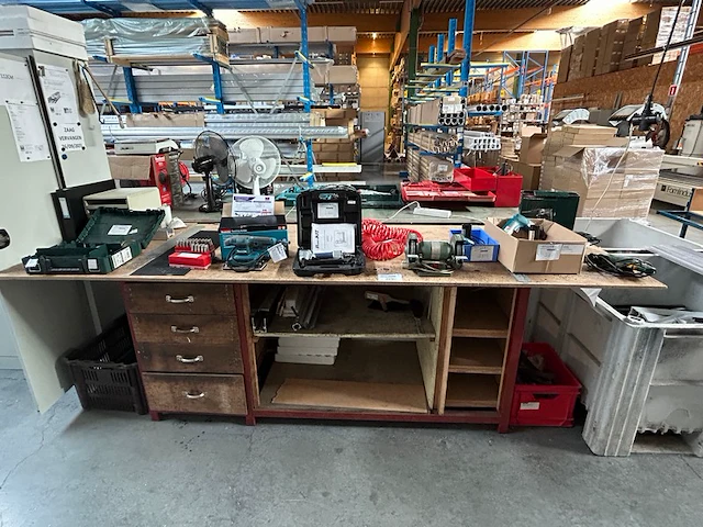 Werktafel - afbeelding 1 van  4