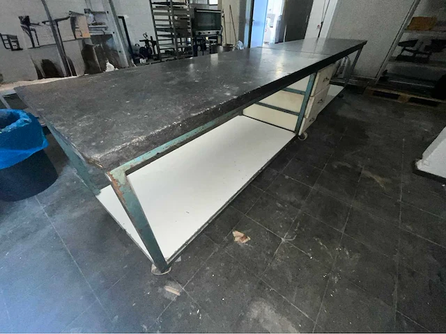 Werktafel - afbeelding 1 van  5