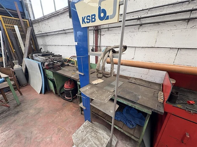 Werktafels met inhoud - afbeelding 11 van  17