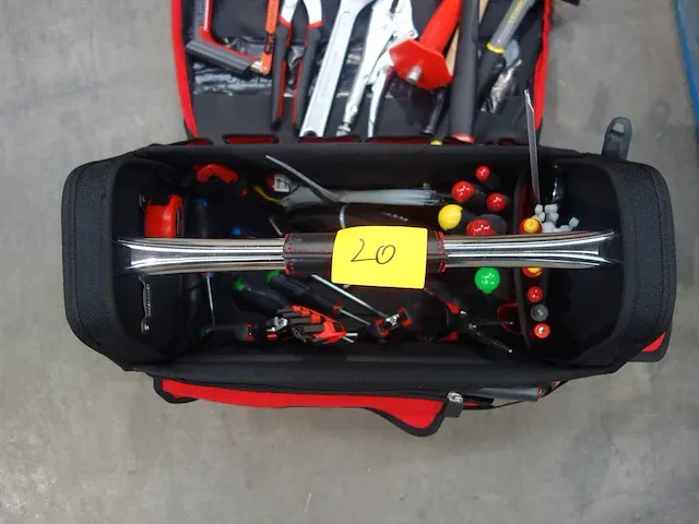 Werktas met div werkgereedschap - afbeelding 5 van  5