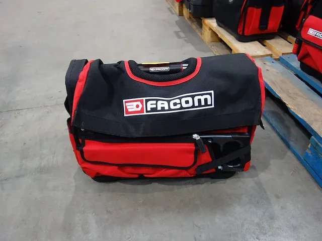 Werktas met div werkgereedschap - afbeelding 2 van  4