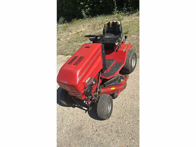 Westwood - sm1300 - ride on lawn mower - afbeelding 3 van  4