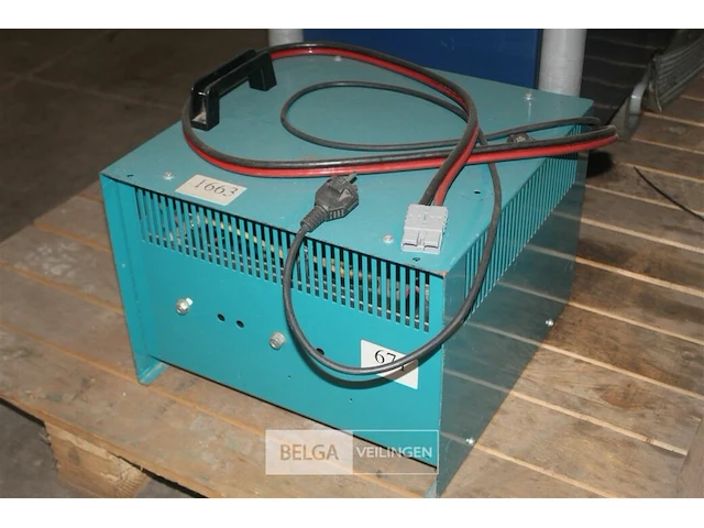 Wetrok schrobzuigmachine met lader - afbeelding 7 van  9