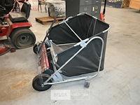 Wheel horse tuintractor met opveegbak en schaaf - afbeelding 5 van  14