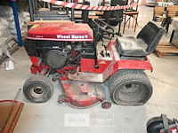 Wheel horse tuintractor met opveegbak en schaaf - afbeelding 7 van  14