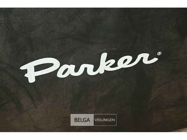 Wheel horse tuintractor met opveegbak en schaaf - afbeelding 8 van  14