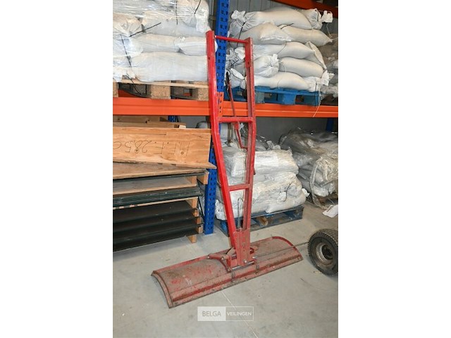 Wheel horse tuintractor met opveegbak en schaaf - afbeelding 9 van  14