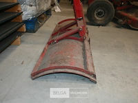 Wheel horse tuintractor met opveegbak en schaaf - afbeelding 10 van  14