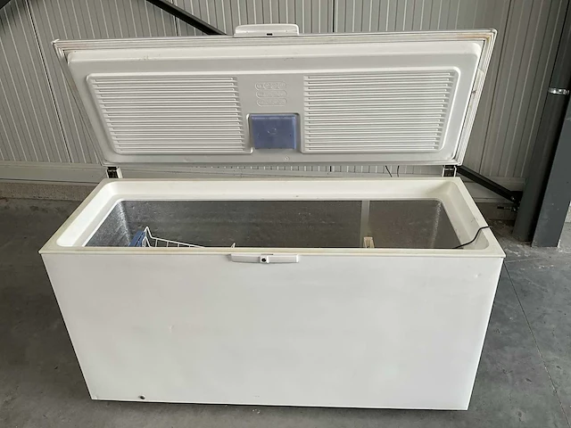 Whirlpool diepvriezer koffermodel netto 365 liter - afbeelding 1 van  8