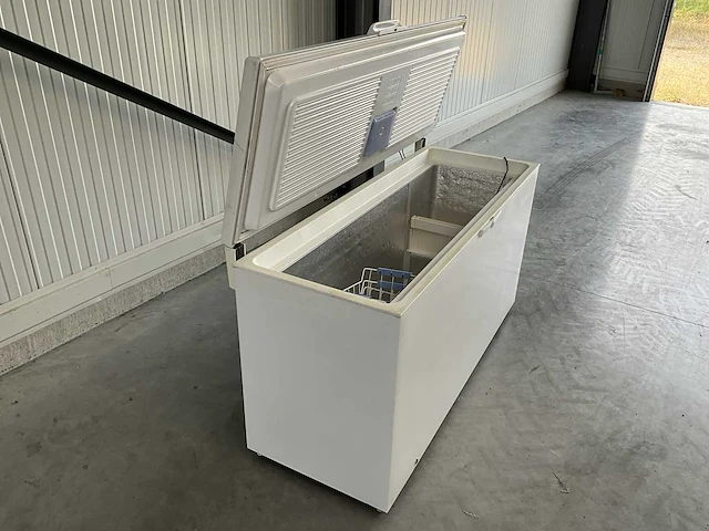 Whirlpool diepvriezer koffermodel netto 365 liter - afbeelding 4 van  8